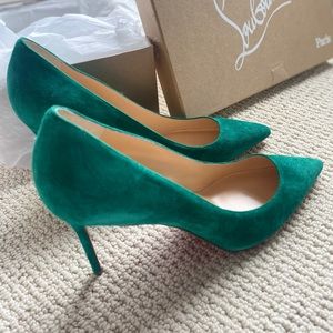 Christian Louboutin Décolleté 85 Green Suede Pump - Size 39